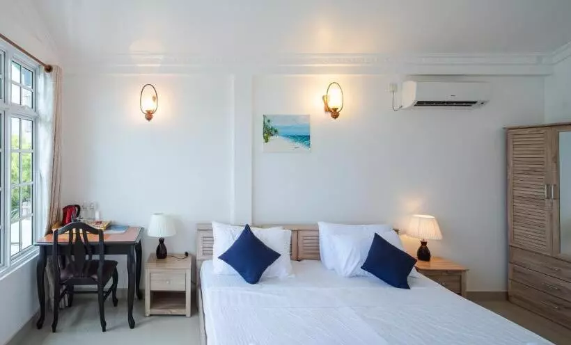 پانسیون Biosphere Inn