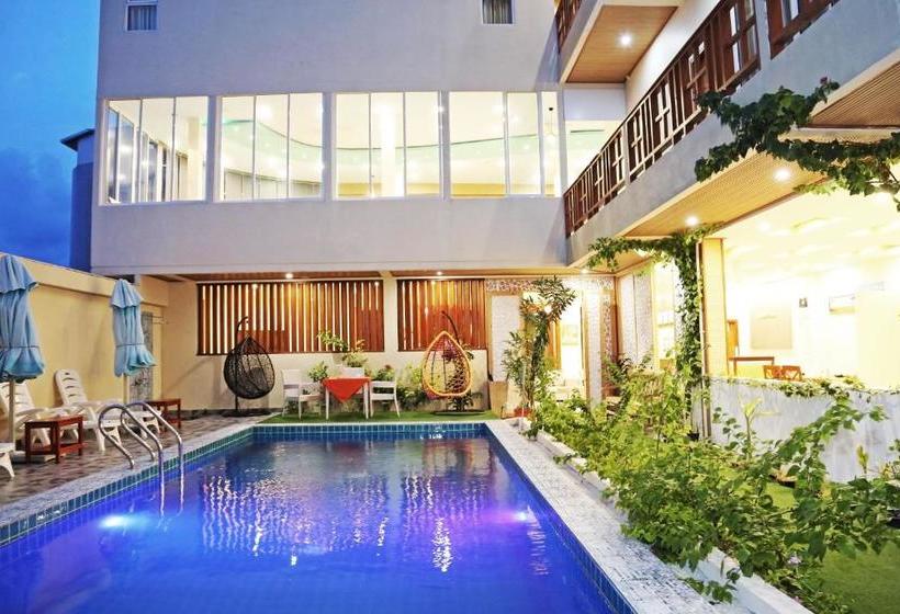 پانسیون Zinnia Maafushi