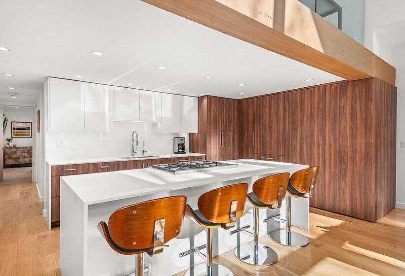 Fifth Avenue Condominiums By Frias