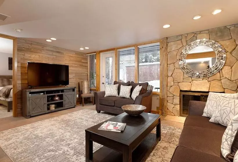 Fifth Avenue Condominiums By Frias