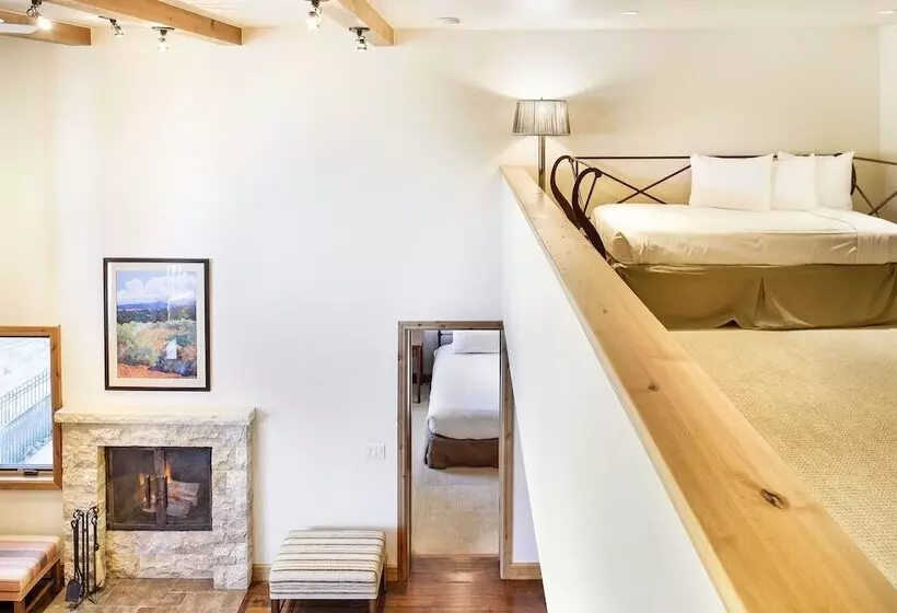 Fifth Avenue Condominiums By Frias