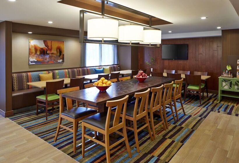 בית מלון כפרי Fairfield Inn By Marriott Rochester East