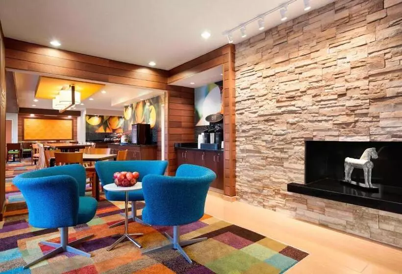 Отель Fairfield Inn & Suites Lansing West