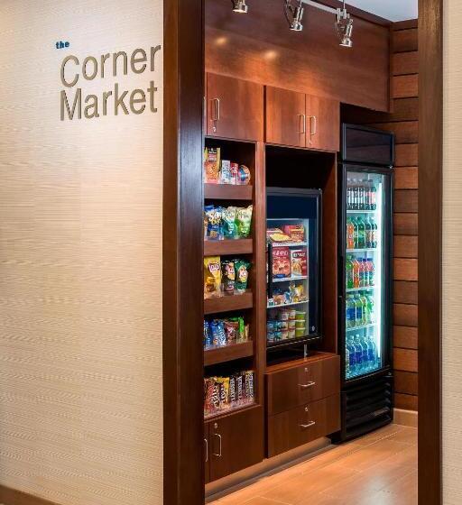 فندق Fairfield Inn & Suites Victoria