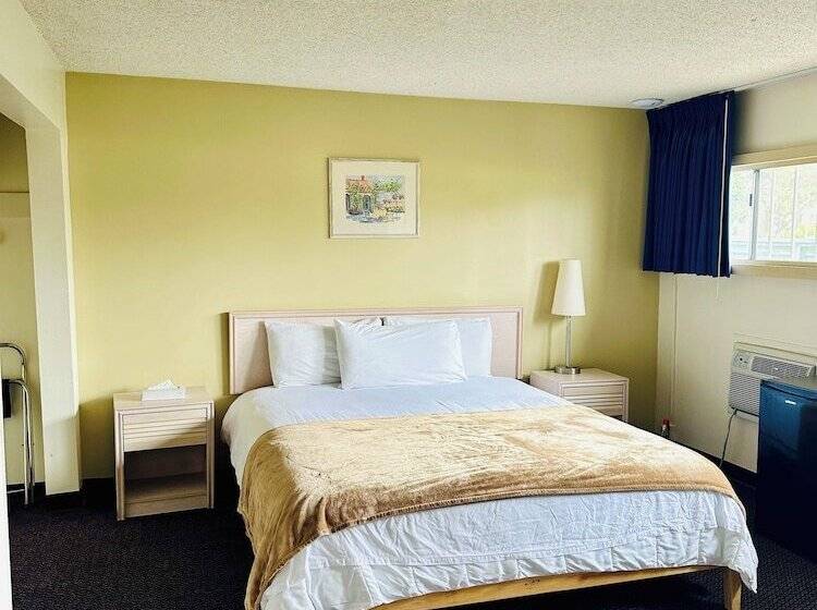 호텔 Foghorn Harbor Inn