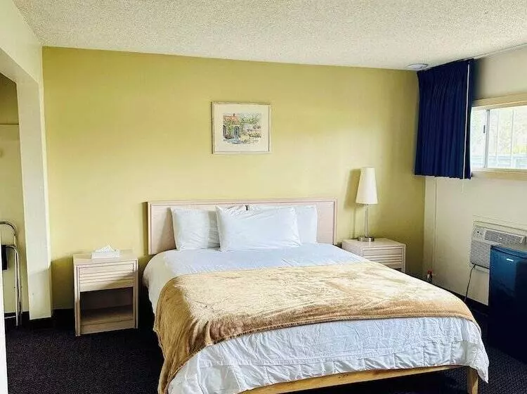 ホテル Foghorn Harbor Inn