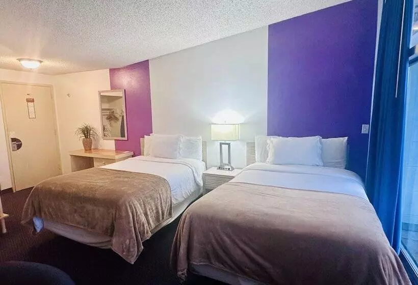 ホテル Foghorn Harbor Inn