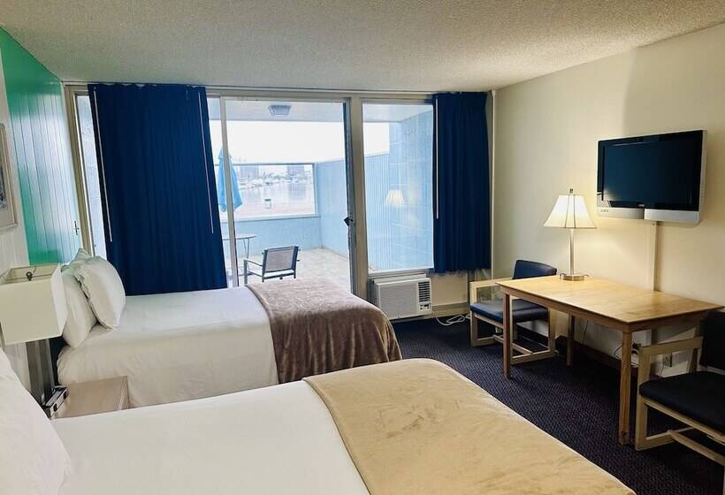 호텔 Foghorn Harbor Inn