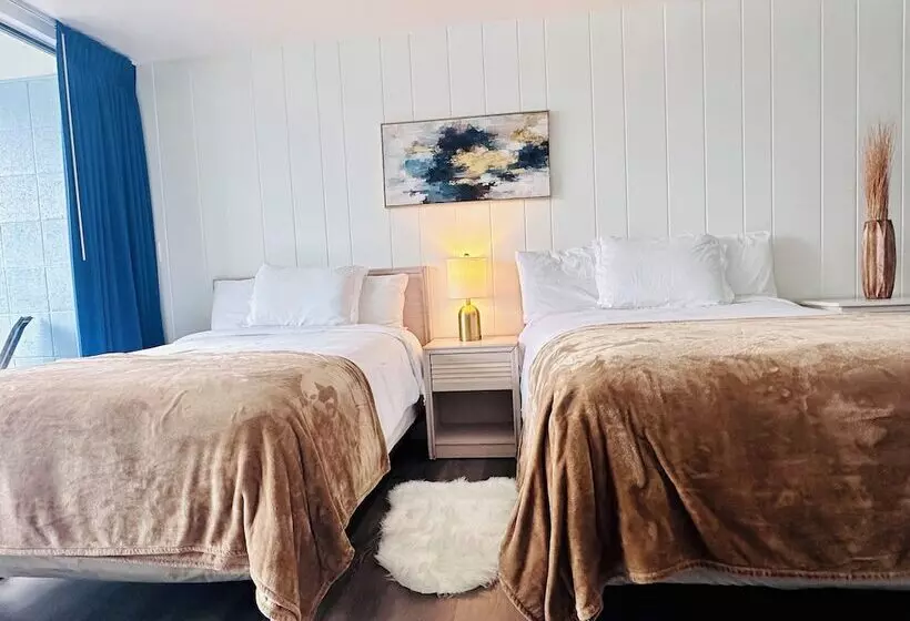 ホテル Foghorn Harbor Inn