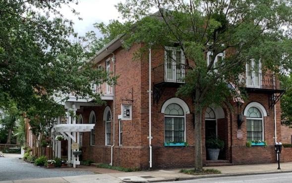 ホテル The Front Street Inn