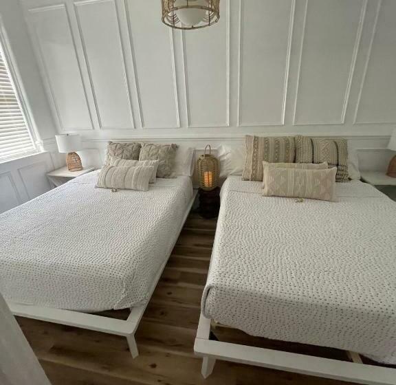 ホテル The Front Street Inn