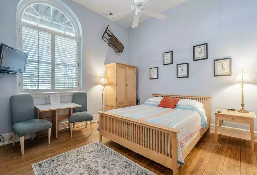 ホテル The Front Street Inn