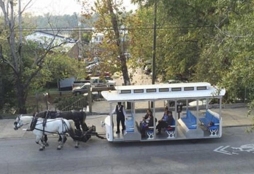 ホテル The Front Street Inn