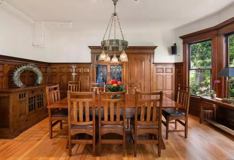 فندق Seattle Gaslight Inn