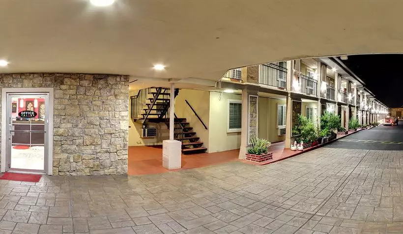 فندق Stone Villa Inn