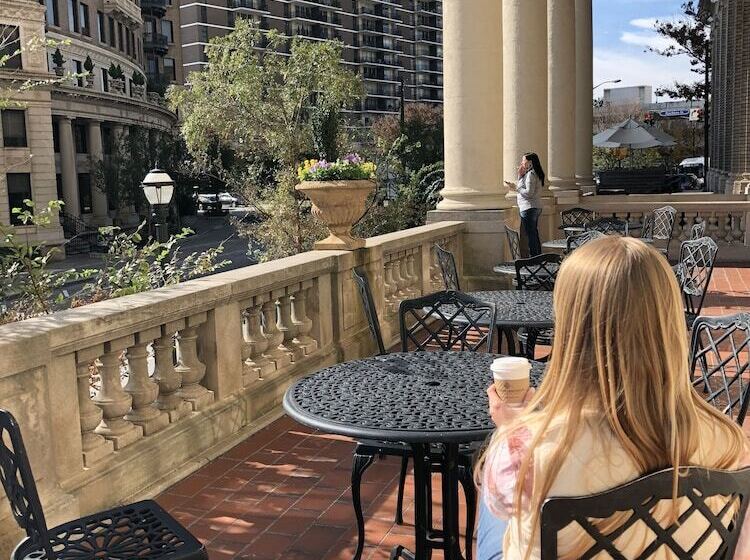 هتل The Georgian Terrace