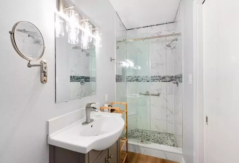 هتل The Grand Guesthouse