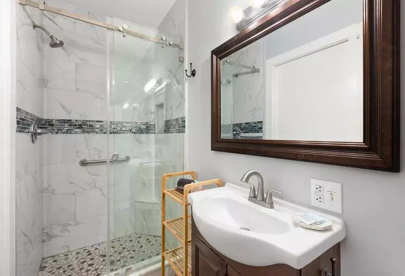 هتل The Grand Guesthouse