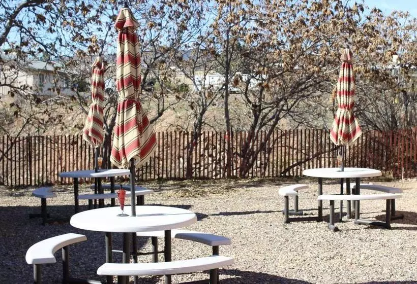 مُتل Fort Verde Suites