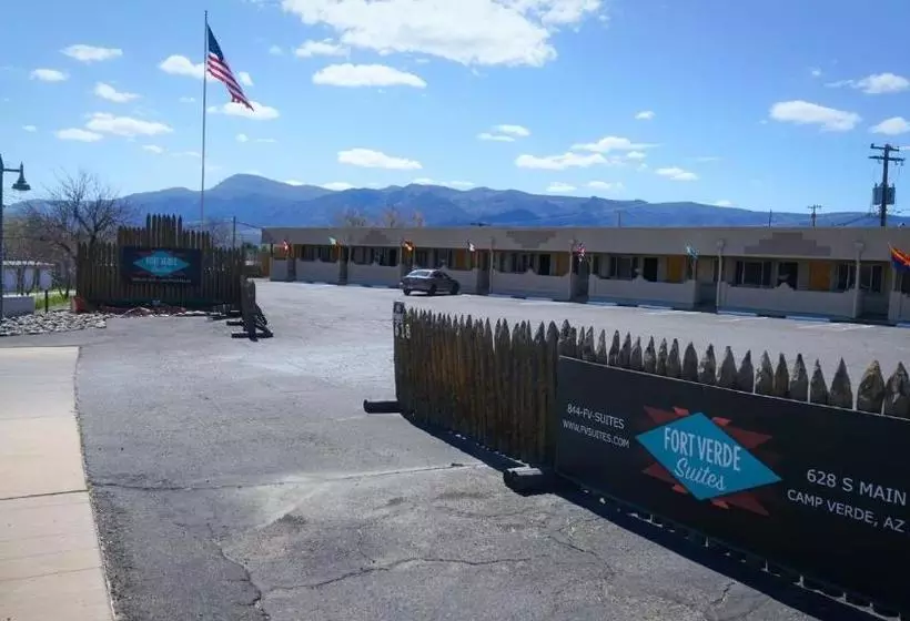 مُتل Fort Verde Suites