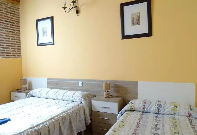 Majatalo Hostal Camino Del Cid