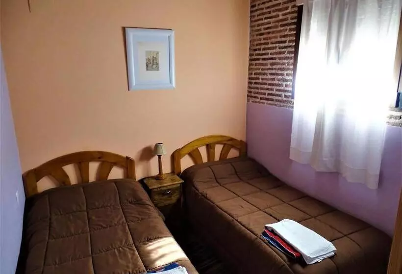 Majatalo Hostal Camino Del Cid