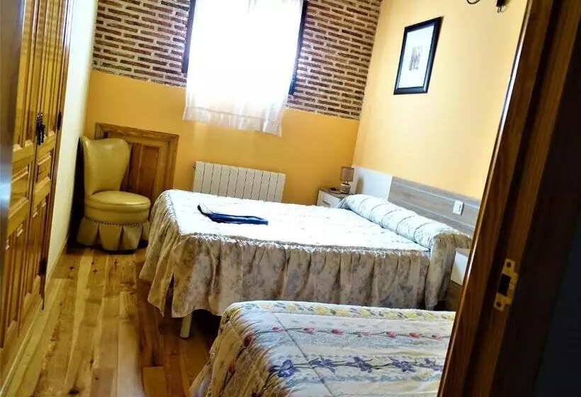 Majatalo Hostal Camino Del Cid