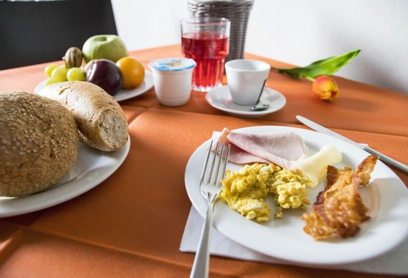 هتل Albergo Cantiani