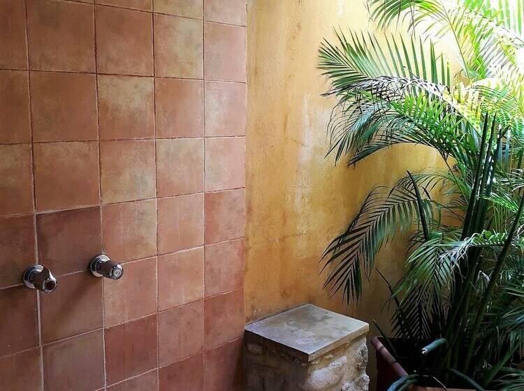 هتل La Colline Enchantée