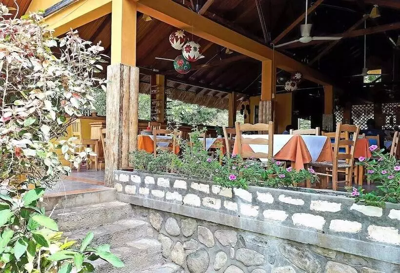 هتل La Colline Enchantée