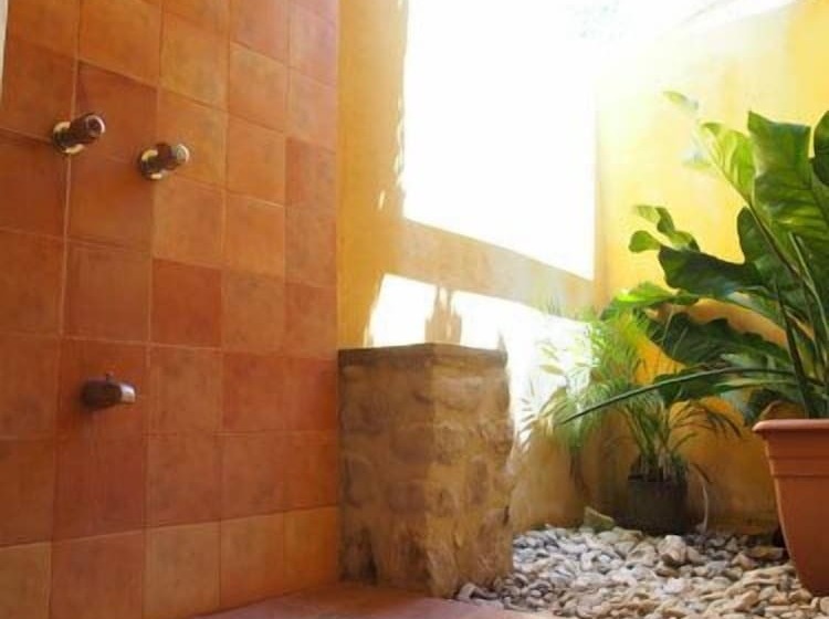 هتل La Colline Enchantée