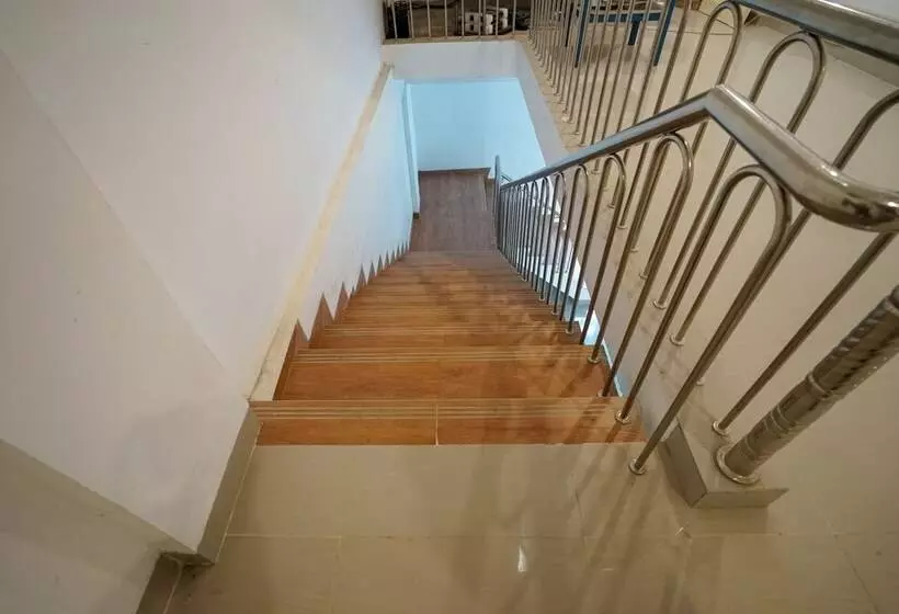 ホテル Reddoorz Near Sultan Mahmud Badaruddin Airport