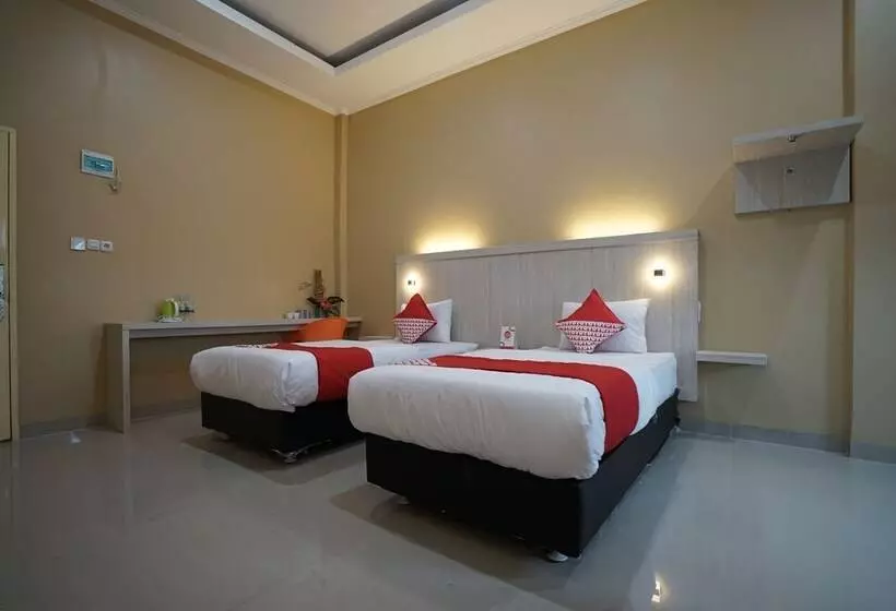 ホテル Reddoorz Near Sultan Mahmud Badaruddin Airport