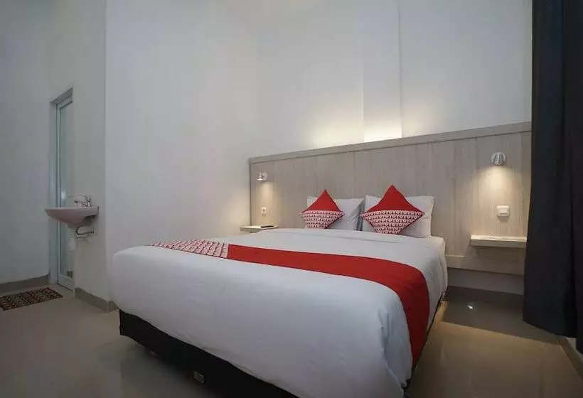 ホテル Reddoorz Near Sultan Mahmud Badaruddin Airport