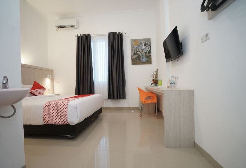 Hotel Reddoorz Near Sultan Mahmud Badaruddin Airport