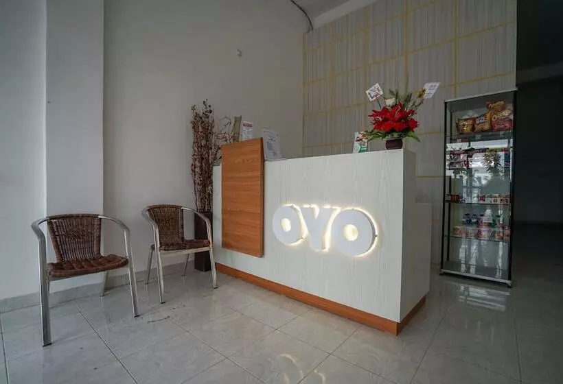 ホテル Reddoorz Near Sultan Mahmud Badaruddin Airport