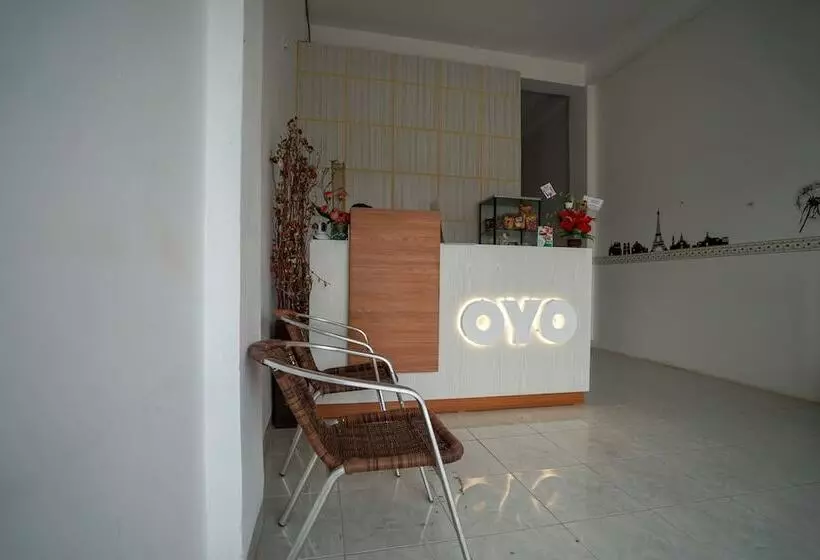 ホテル Reddoorz Near Sultan Mahmud Badaruddin Airport