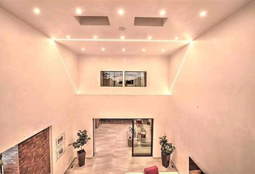 Lx1a: Luxury Contemporary Villa In The Middle Of Nature
