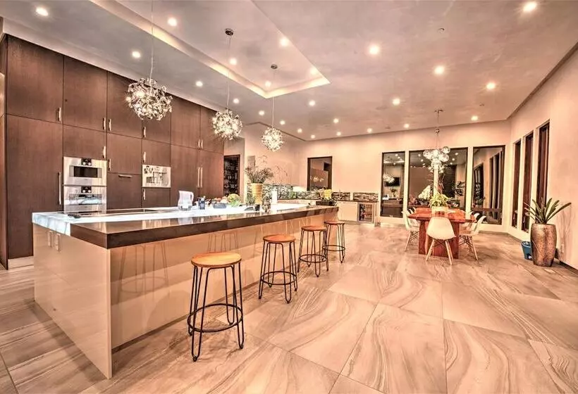 Lx1a: Luxury Contemporary Villa In The Middle Of Nature