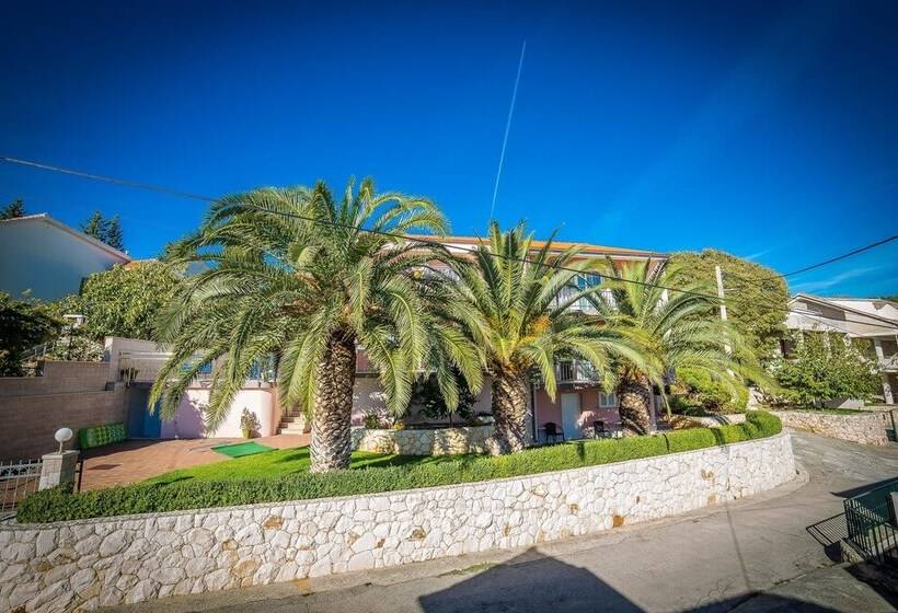 Apartments The Palms