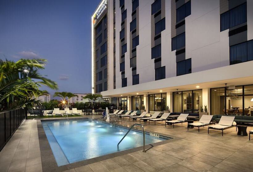 Comfort Inn & Suites Miami International Airport
