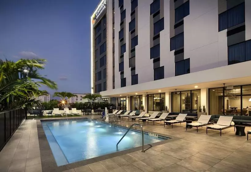 Comfort Inn & Suites Miami International Airport