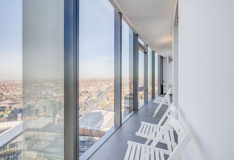 Kew Eye Apartments Kew