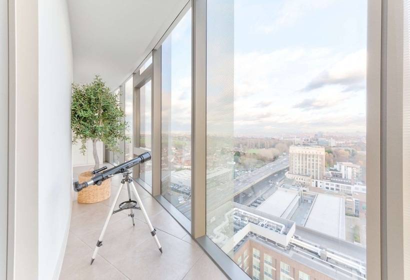 Kew Eye Apartments Kew