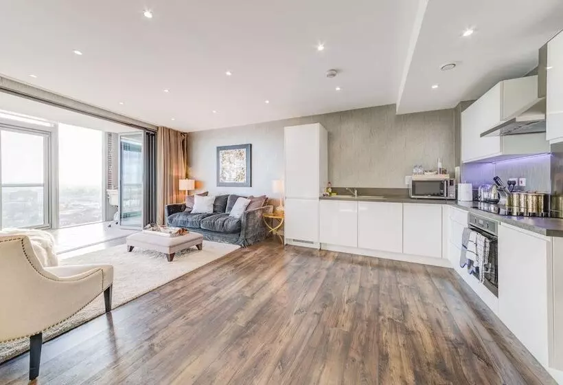 Kew Eye Apartments Kew