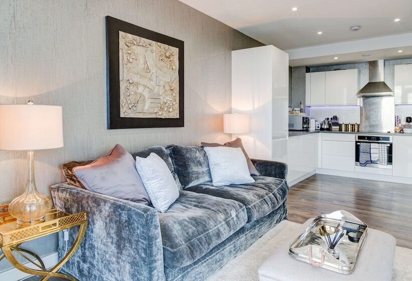 Kew Eye Apartments Kew