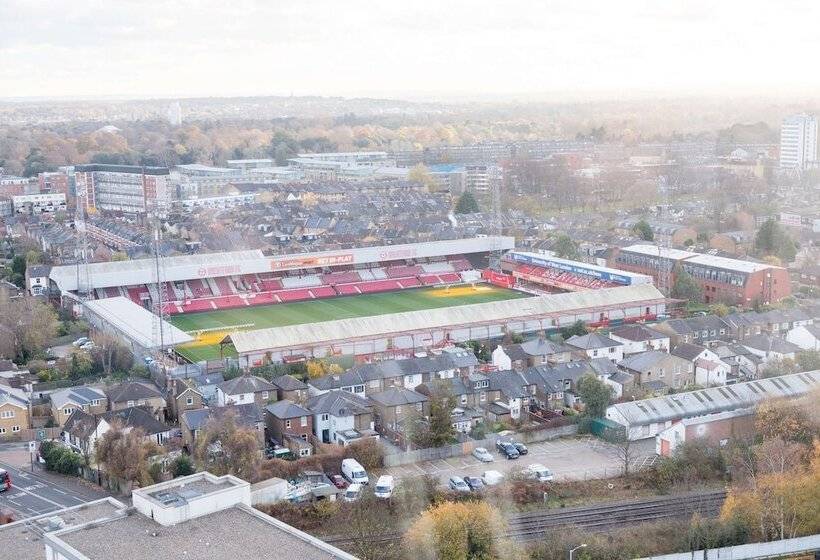 Kew Eye Apartments Kew