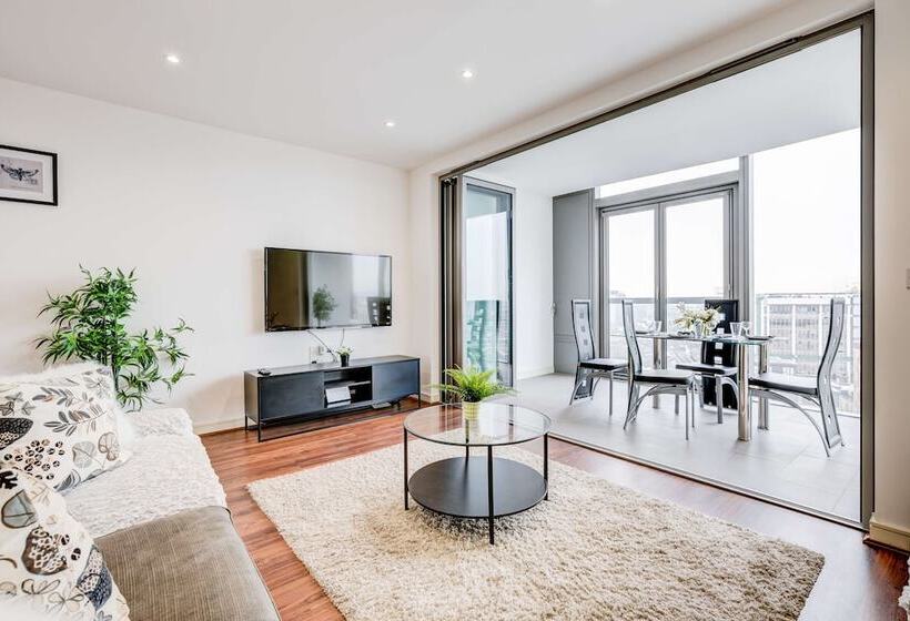 Kew Eye Apartments Kew