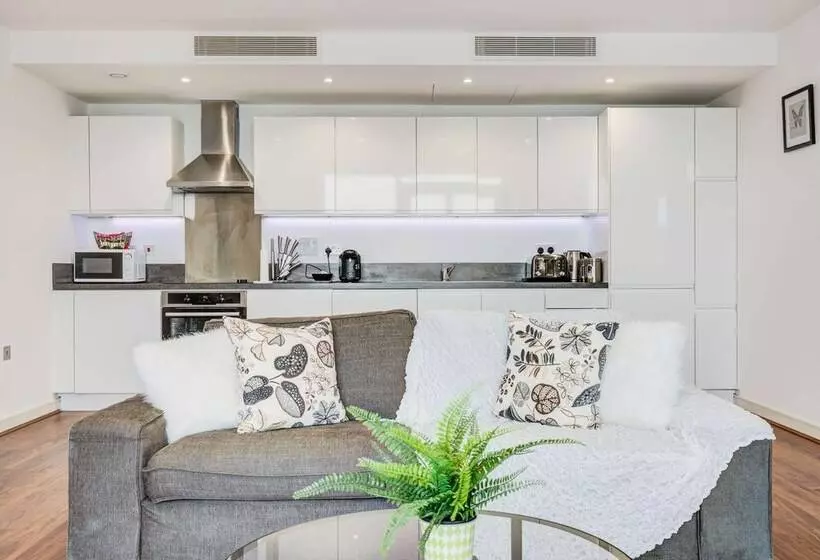 Kew Eye Apartments Kew