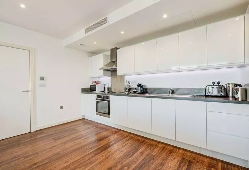 Kew Eye Apartments Kew